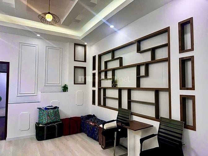 NHÀ ĐEP 3 LẦU - ĐỐI DIỆN CÔNG VIÊN - VIP KHU BÌNH PHÚ 