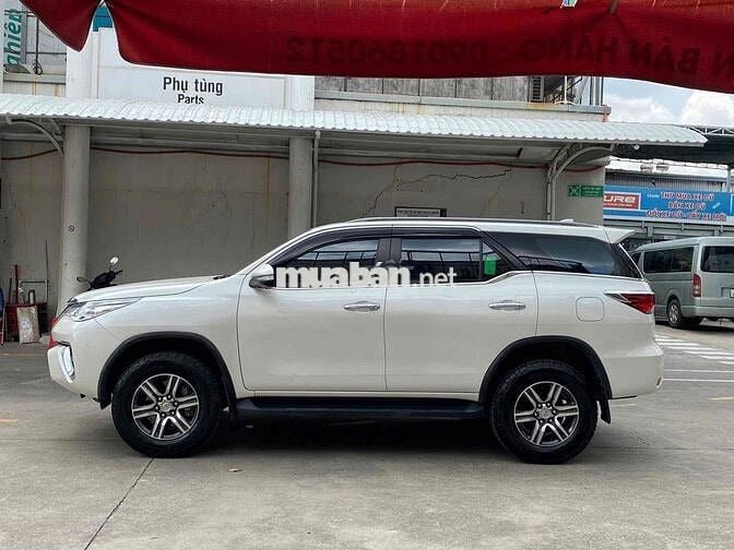 Fortuner xăng tự động 2017 màu trắng xe đẹp đi kỹ