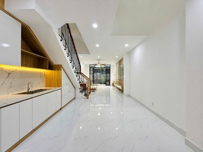 CHÍNH CHỦ BÁN NHÀ 205/ ĐS 8 ĐÚC 3 LẦU HẺM ĐẸP FULL NỘI THẤT GIÁ MỀM