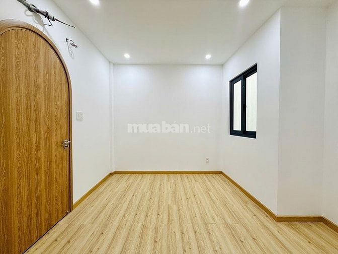 CHÍNH CHỦ BÁN NHÀ 205/ ĐS 8 ĐÚC 3 LẦU HẺM ĐẸP FULL NỘI THẤT GIÁ MỀM