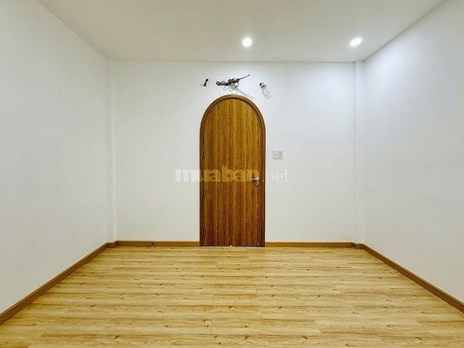 CHÍNH CHỦ BÁN NHÀ 205/ ĐS 8 ĐÚC 3 LẦU HẺM ĐẸP FULL NỘI THẤT GIÁ MỀM
