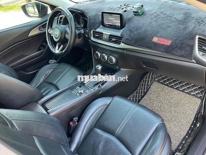 Mazda 3 2017 1.5 AT Sedan - 60000 km