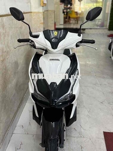 AB 125 đời 2022 màu trắng đỏ 43AH -027.36