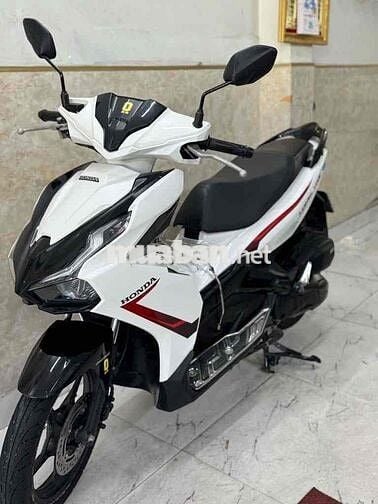 AB 125 đời 2022 màu trắng đỏ 43AH -027.36