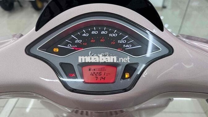 Vespa Sprint Hồng Porche đúng màu chính chủ