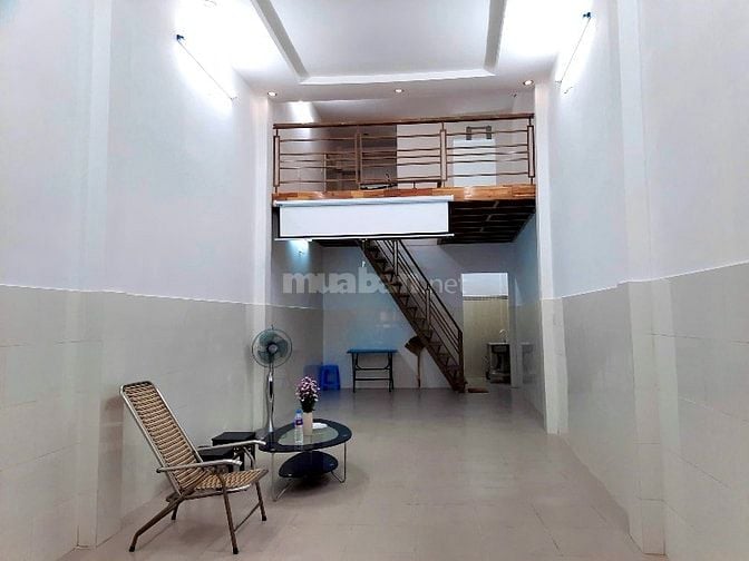 Nhà mặt tiền nở hậu, ngay cao đẳng Vinatex