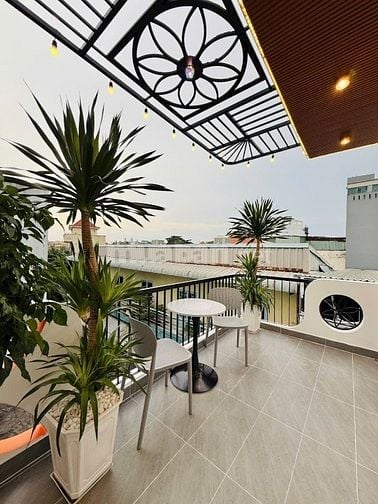Nhà 3 Lầu đẹp Cao cấp góc 2 mặt hẻm xe hơi 1 trục 5m Phan Huy Ích
