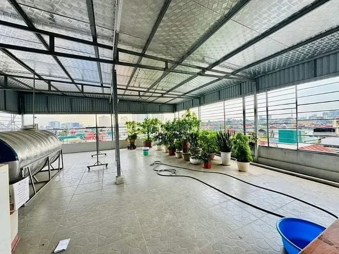 Nhà phố 8/3 - HBT - lô góc - oto -7 tầng thang máy -vừa ở vừa cho thuê