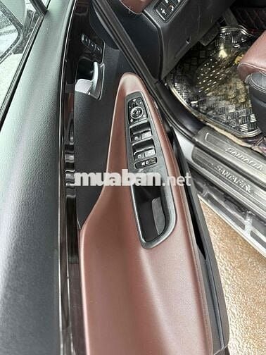 Hyundai Santa Fe 2019 2.2D Premium - 90000 km