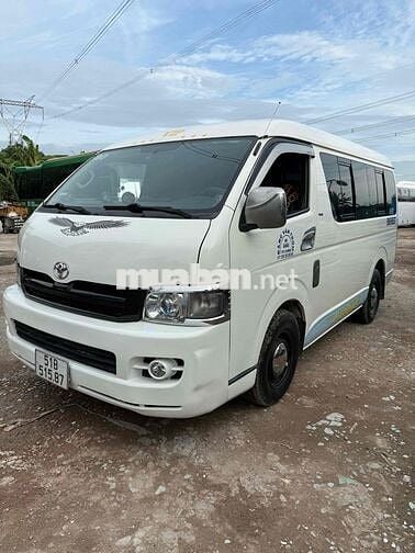 Toyota Hiace máy dầu 6N 850kg xe rất đẹp.