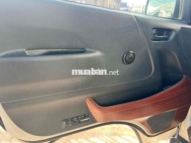 Toyota Hiace máy dầu 6N 850kg xe rất đẹp.