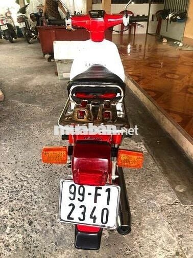 --- Cúp Nhật DD màu đỏ rất đẹp.