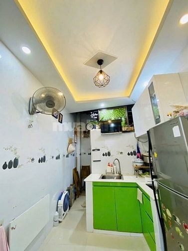 Nhà nhỏ xinh SHR dt10,5m2 đúc thật 2 lầu Nguyễn Ngọc Lộc trung tâm Q10