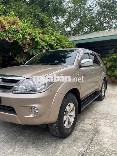 Toyota Fortuner 2008 - 102 km