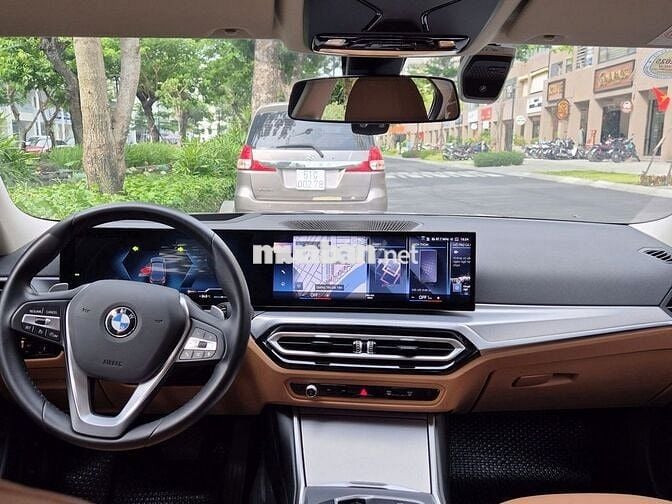 BMW 320i Sportline Model 2025 - 11000 km