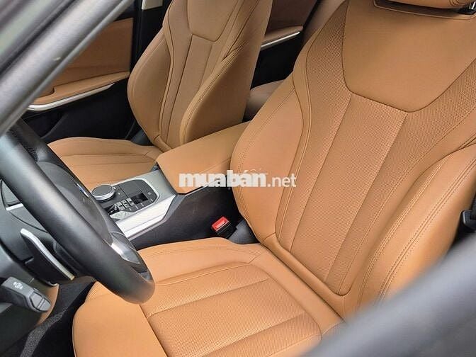 BMW 320i Sportline Model 2025 - 11000 km
