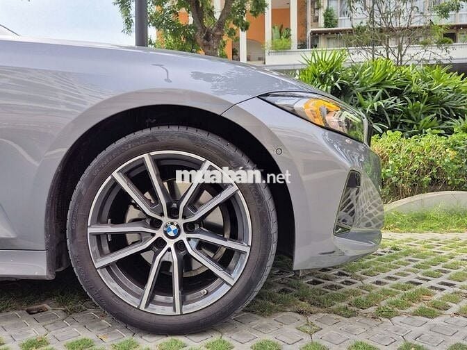 BMW 320i Sportline Model 2025 - 11000 km