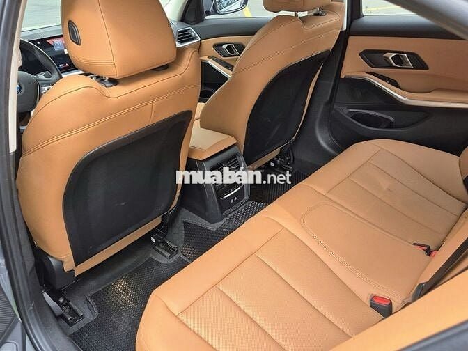 BMW 320i Sportline Model 2025 - 11000 km