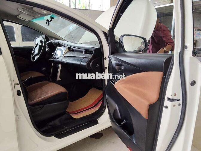 Toyota Innova 2017 2.0E số sàn