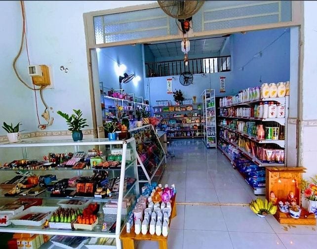 GẤP CẦN BỔ SUNG NHÂN VIÊN TẠP VỤ CHO CỬA HÀNG BÁCH HÓA TỔNG HỢP 
