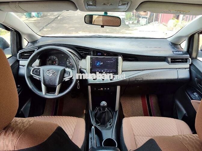 Toyota Innova 2017 2.0E số sàn