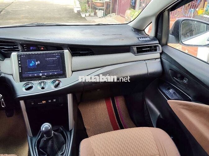 Toyota Innova 2017 2.0E số sàn
