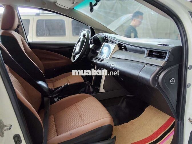 Toyota Innova 2017 2.0E số sàn