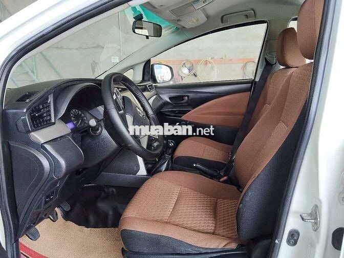 Toyota Innova 2017 2.0E số sàn