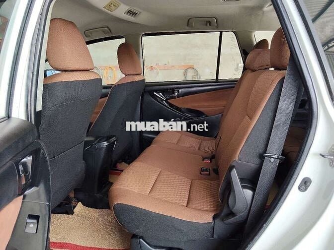 Toyota Innova 2017 2.0E số sàn