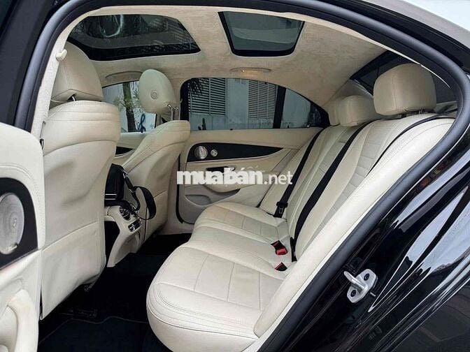 Mercedes Benz AMG 2021 - E300