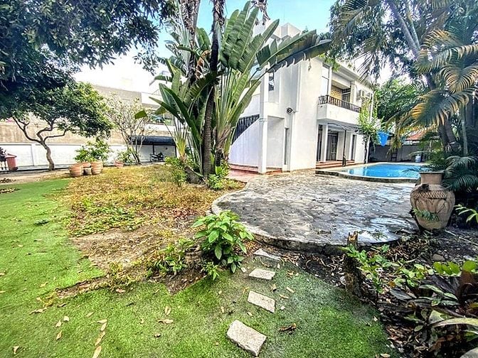 Biệt thự sân vườn lớn có hồ bơi hẻm Trần Não, TP. Thủ Đức, 825m2 đất