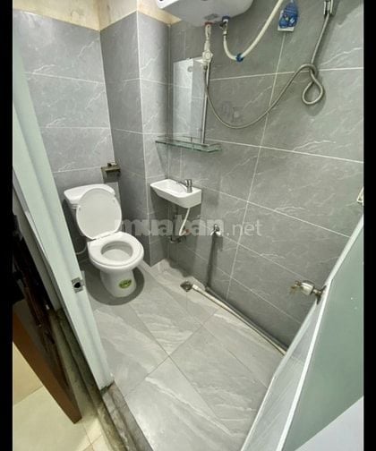 Bán nhà hẻm 3m thông 212B/.Nguyễn Trãi Q1 dt 4,2x9m 4 tầng chỉ 8,9 tỷ.