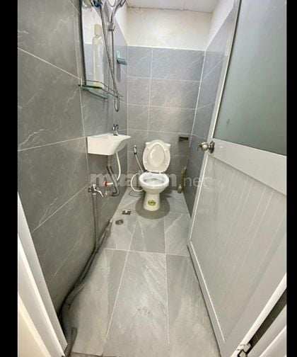 Bán nhà hẻm 3m thông 212B/.Nguyễn Trãi Q1 dt 4,2x9m 4 tầng chỉ 8,9 tỷ.