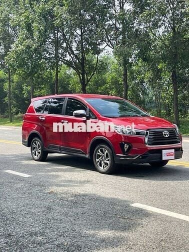 Toyota Innova 2022 Venturer 2.0 AT - 25000 km
