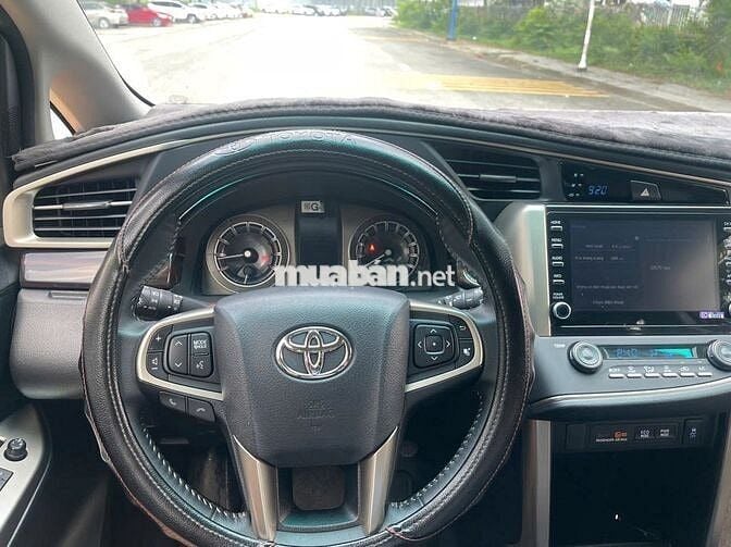 Toyota Innova 2022 Venturer 2.0 AT - 25000 km