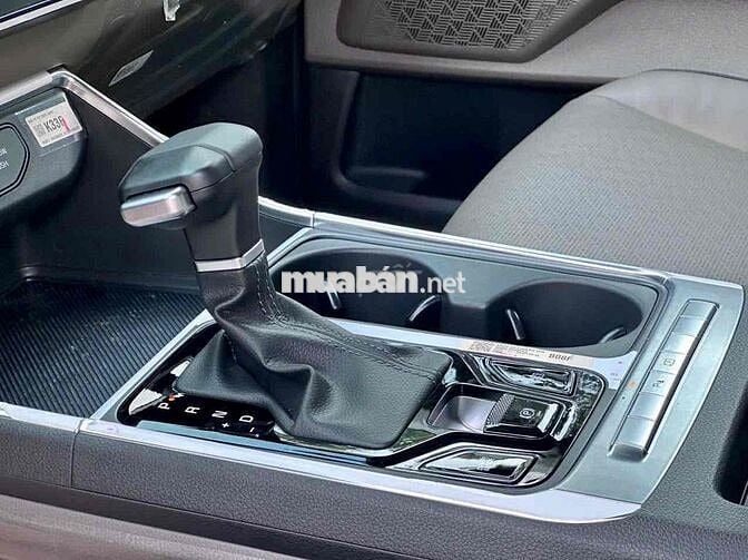 Kia Carnival 2025 Luxury Chưa Bóc Seal- 7100km