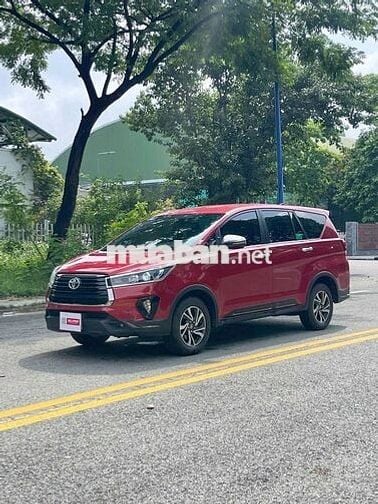 Toyota Innova 2022 Venturer 2.0 AT - 25000 km