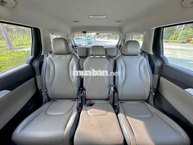 Kia Carnival 2025 Luxury Chưa Bóc Seal- 7100km