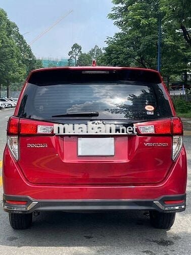 Toyota Innova 2022 Venturer 2.0 AT - 25000 km