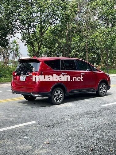 Toyota Innova 2022 Venturer 2.0 AT - 25000 km