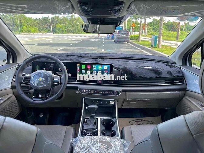 Kia Carnival 2025 Luxury Chưa Bóc Seal- 7100km