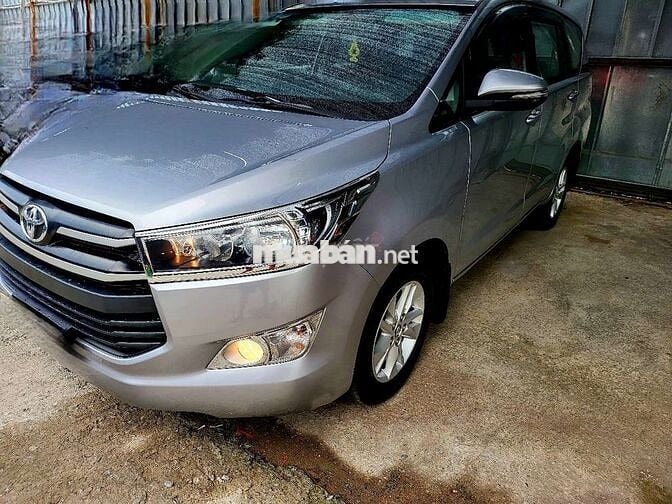 Toyota INNOVA 8 Chổ 2.0E_Sản Xuất 2018 MT Mới 98%