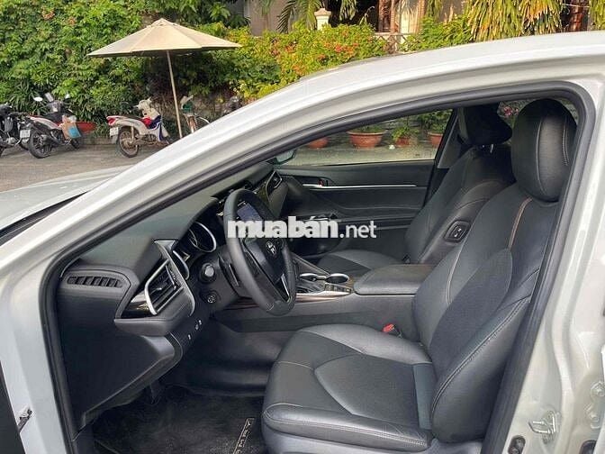 Toyota Camry 2019 2.5Q xem xe thương lượng