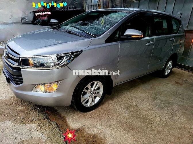 Toyota INNOVA 8 Chổ 2.0E_Sản Xuất 2018 MT Mới 98%