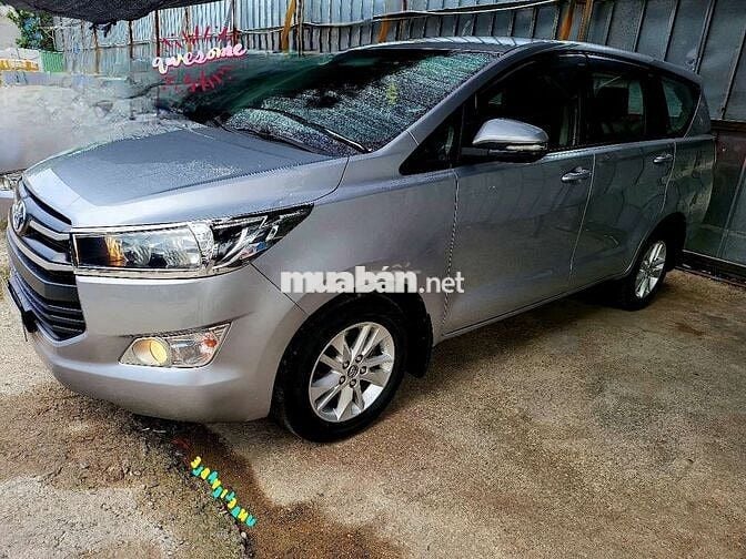 Toyota INNOVA 8 Chổ 2.0E_Sản Xuất 2018 MT Mới 98%