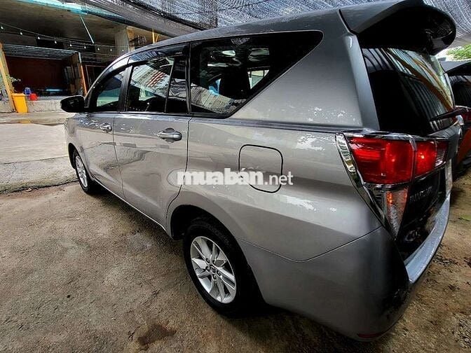 Toyota INNOVA 8 Chổ 2.0E_Sản Xuất 2018 MT Mới 98%