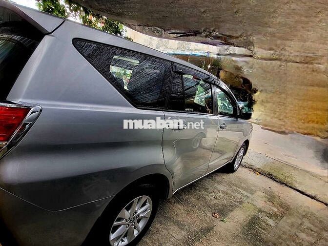 Toyota INNOVA 8 Chổ 2.0E_Sản Xuất 2018 MT Mới 98%