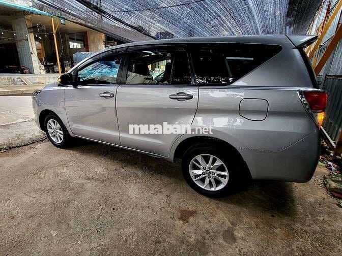 Toyota INNOVA 8 Chổ 2.0E_Sản Xuất 2018 MT Mới 98%