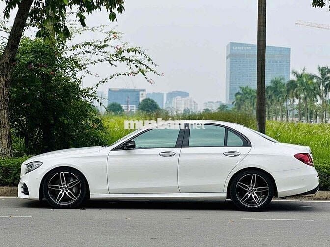 Mercedes Benz E Class 2020 E300 AMG - 36000 km