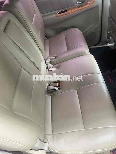 Toyota Innova 2011 V - 122 km